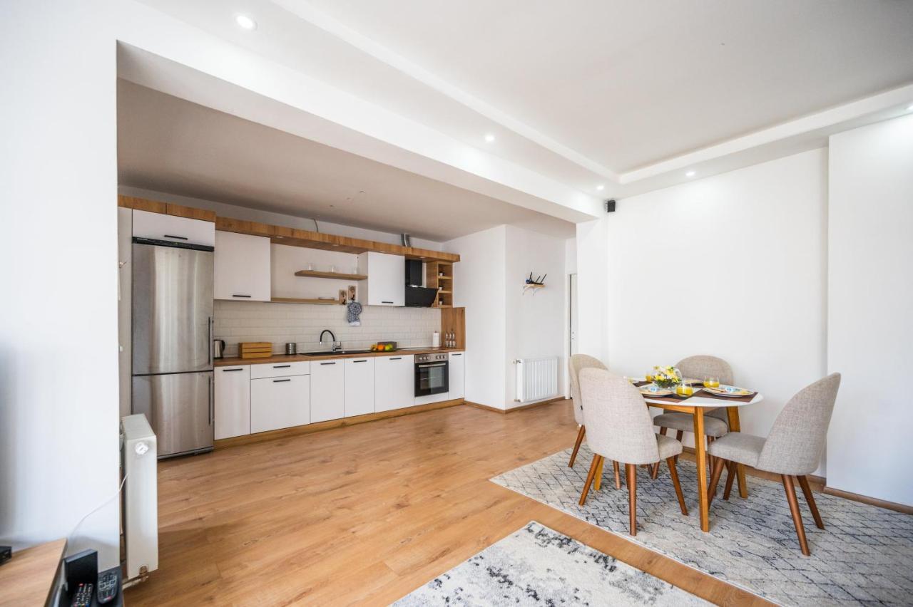 Spacious And Bright 2Bdr Apartment In The Old Town Saraievo Exterior foto