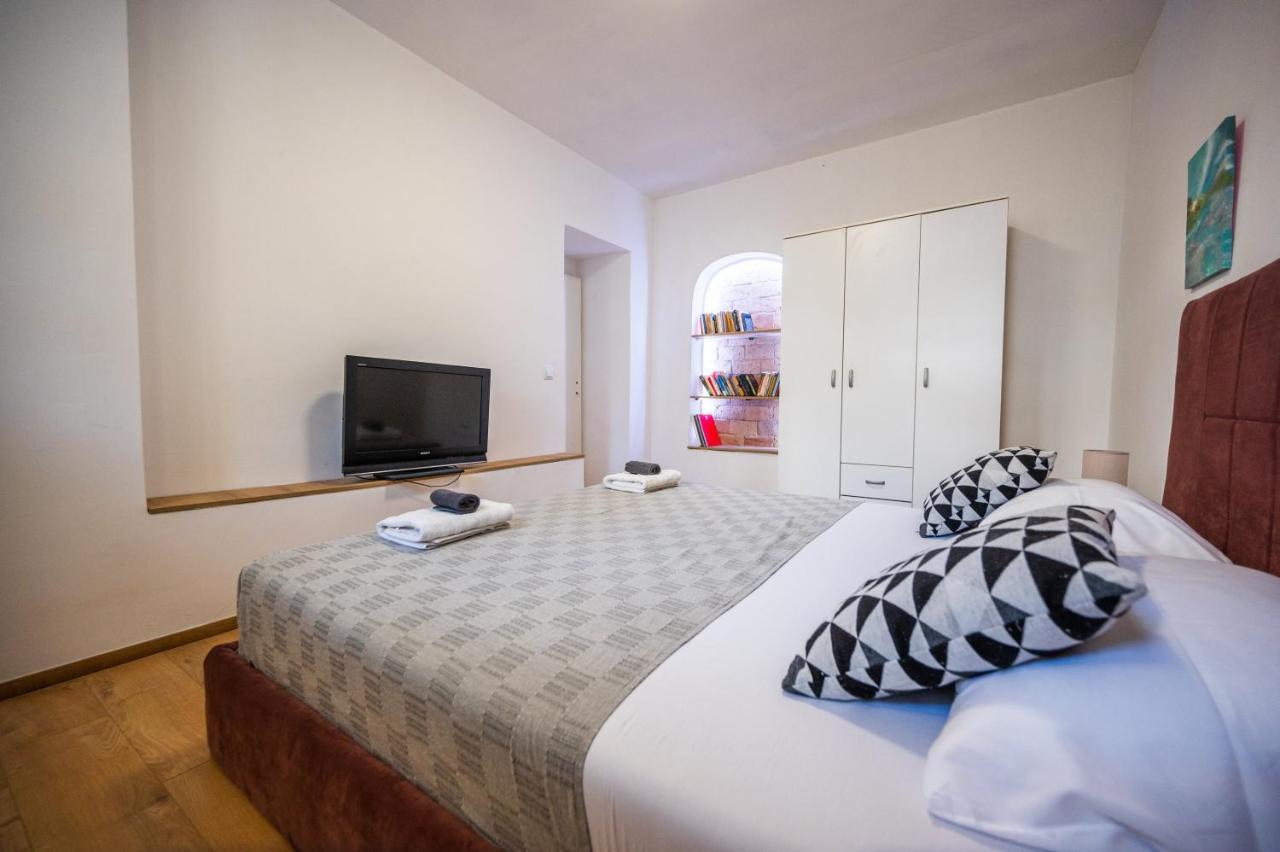 Spacious And Bright 2Bdr Apartment In The Old Town Saraievo Exterior foto